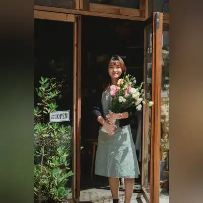 邱雅